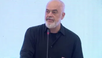 “Kur nisëm këtë rrugëtim, arsimi profesional ishte i degraduar”/ Rama: Sot jemi në kushte të tjera, 63% e atyre që i përfundojnë këto shkolla nisin punë