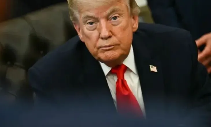 “Kush i nxori sekretet?” Shtëpia e Bardhë në alarm për detajet në librin e ri mbi Trump