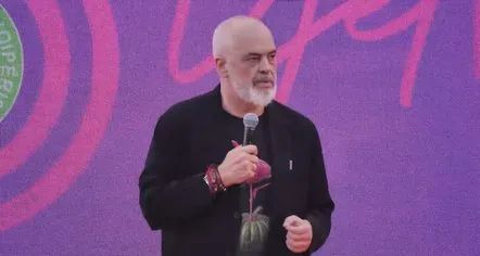 “Kush më quan tradhtar është i pafytyrë”, Rama u përgjigjet nga Shkodra akuzave të protestuesve