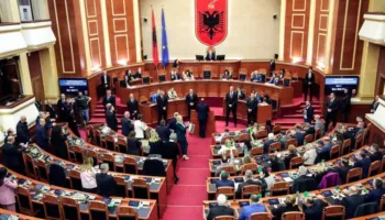 Kushtet e PE për Shqipërinë, Grupi i PD kërkesë Kuvendit për mocion me debat