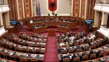 Kuvend/ Miratohen me votat e mazhorancës marrëveshja për sigurimet shoqërore me Poloninë dhe projektligji për…