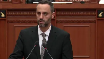 Lamallari: Nuk përjashtohen shpallje të reja “non grata” për kërcënim të sigurisë kombëtare
