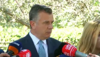 Largimi i Koçekut, kreu i grupit të PS: S’bëj analizë për deputete të re, hetim për kërcënimet