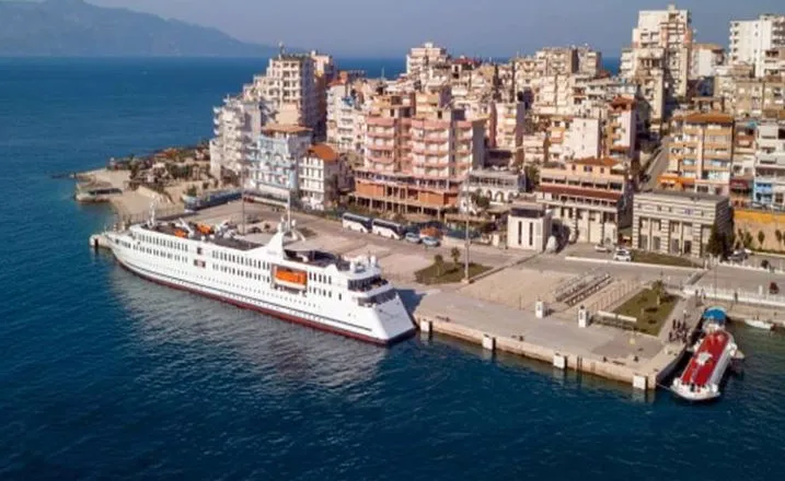 Largohet nga detyra drejtori i Portit të Sarandës, ja kush e zëvendëson