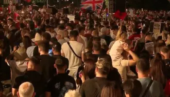 ‘Lëshoni urdhër-arreste për politikanët e korruptuar’, protestuesit thirrje SPAK: Jemi me ju, mos kini frikë!