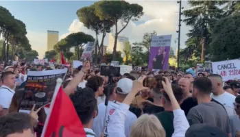 Live/ Dita e nëntë e protestës kundër projektit në Zvërnec, shpaloset manifesti: Qeveri transitore e votuar nga populli, vetting për çdo politikan