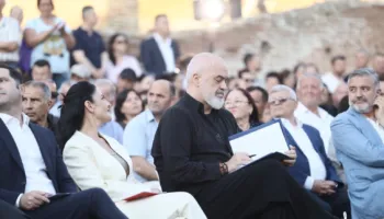 Lubonja: Rama ka djegur disa breza, të rinjtë po kërkojnë t’u dëgjohet fjala