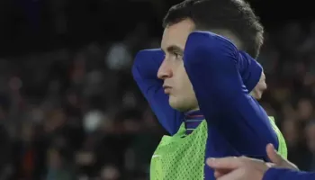 Manchester United mund t’i bëjë një favor Flick për sezonin e ri