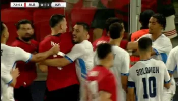 Maran e nis me humbje. Izraeli fiton në “Air Albania” dhe nuk mungon provokimi ndaj tifozëve kuqezi