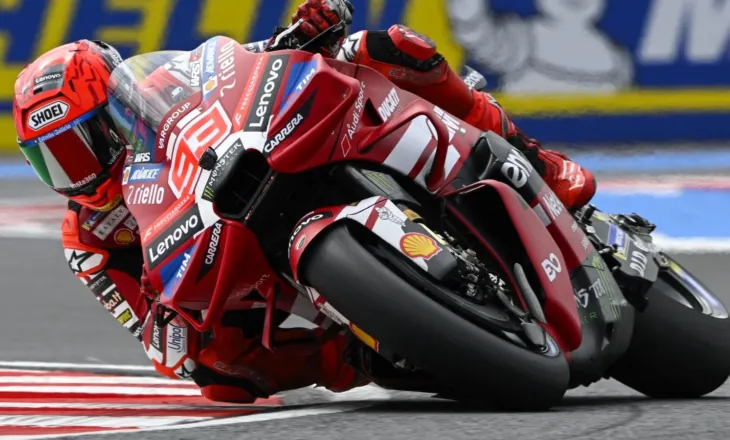 Marc Marquez dominon dhe fiton garën sprint në Hungari, Bezzecchi i treti konsolidon kreun