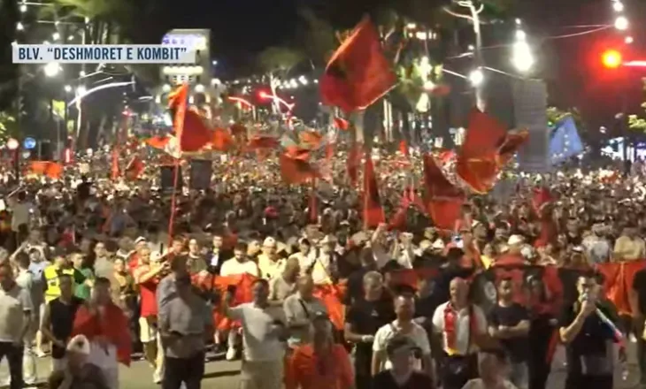 Marshimi kilometrik mbërrin në qendër të Tiranës/ Protestuesit vijojnë revoltën: Ju erdhi fundi! Rama jep dorëheqjen