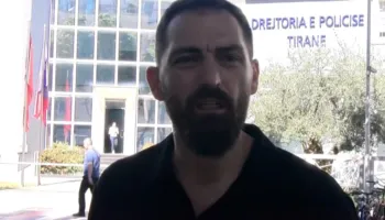 Marshimi masiv i protestuesve, Gent Progni: Motoja jonë është ‘Rama në burg, Berisha në burg’! Mos u përçani, bashkë…