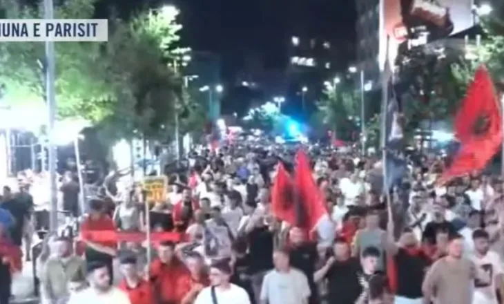 Marshimi masiv pushton rrugët e Tiranës, revolta zhvendoset te “Komuna e Parisit”: Ju erdhi fundi! Rama jepe dorëheqjen