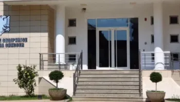 Mashtronte të huajt me premtime për studime jashtë vendit, dërgohet në gjyq administratori i një kompanie