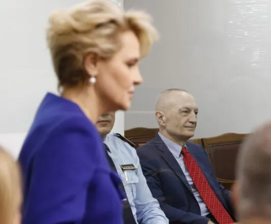 Mbahet gjyqi në GJKKO, Ilir Meta dhe Monika Kryemadhi të pranishëm në seancë