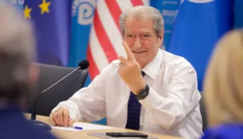 “Mbështesim investimin e huaj në Zvërnec”, Berisha: Sazanin e kam ofruar unë dhe Nano, hipokritët derdhin lot krokodili