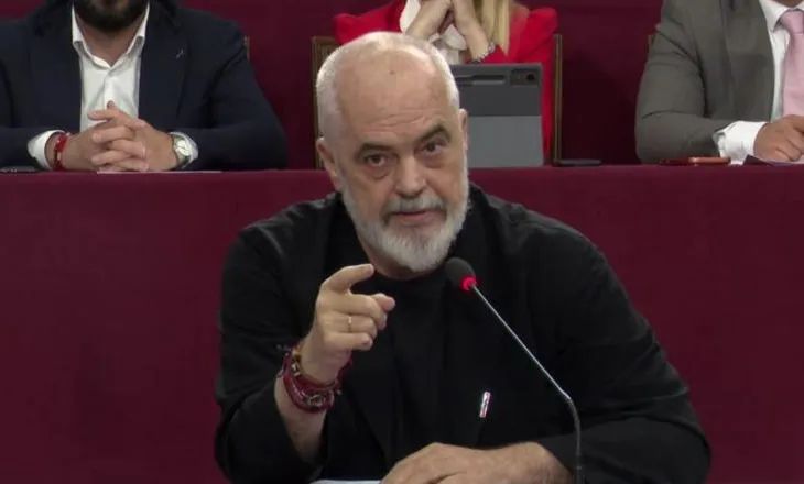 “Mbi 100 mijë protestues”, Rama-senatori amerikan: Janë më pak se 10 mijë