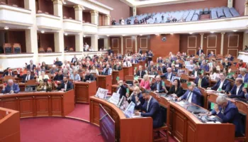 Mblidhet Kuvendi/ Amnistia penale dhe 3 interpelaca, çfarë pritet të diskutohet