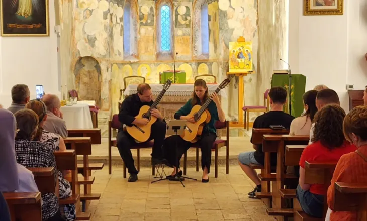 Mbrëmje muzikore në Rubik, Capreolus Duo performon në Kishën e Shëlbuemit