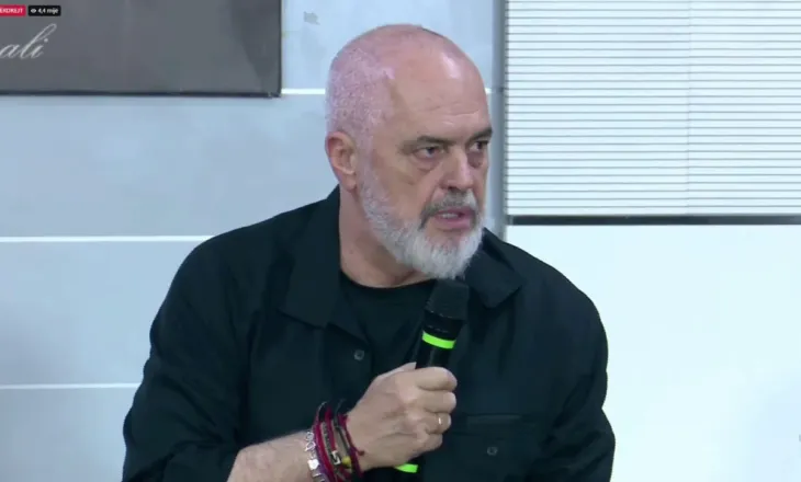 “Mbylle atë radio se me çmende”, Rama batuta me banorin e Zvërnecit: Dëgjon lajmet aty, ça është ajo