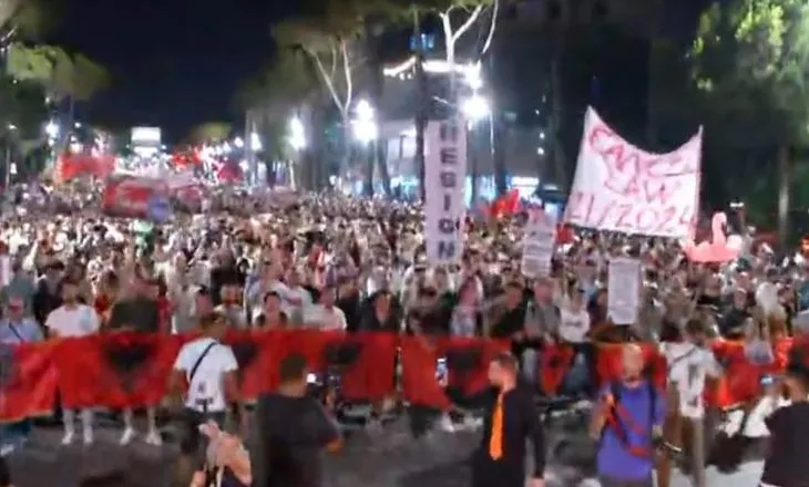 Mbyllet dita e 30-të e protestës, qytetarët nisin marshimin