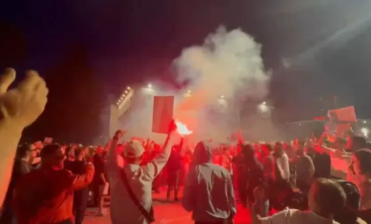 Mbyllet pas më shumë se tre orësh dita e pestë e protestës, zbardhen 5 kërkesat e “grupit nismëtar”