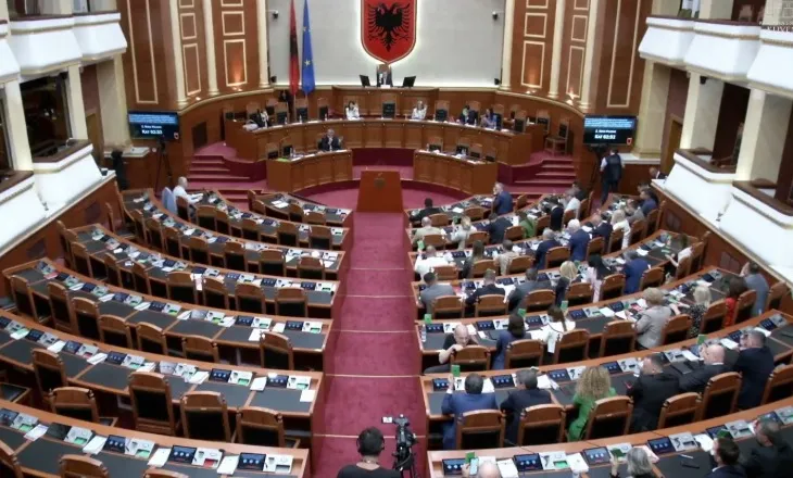 Mbyllet seanca plenare! Kuvendi miraton projekt-rezolutat, Marjana Koçeku largohet nga Komisionet Parlamentare