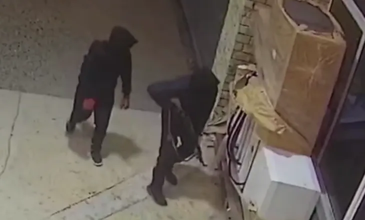 Me armë në dorë, momentet kur i riu tentoi të vidhte pikën e karburantit në Krujë