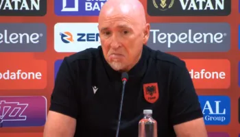“Më ka pëlqyer shumë dëshira e lojtarëve”! Trajneri i ri i Shqipërisë është entuziast: Dua të kem ekip që mban topin