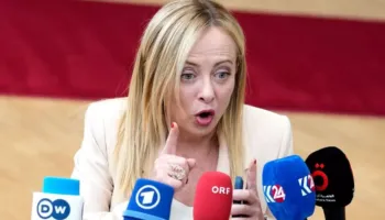 “Më luti për të bërë një foto”/ Meloni i përgjigjet Trumpit: Shpifës, unë dhe Italia nuk lypim kurrë!