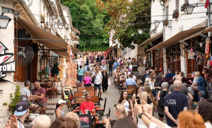 Më pak rezervime për pushime jashtë vendit, rritet interesi për destinacionet vendase