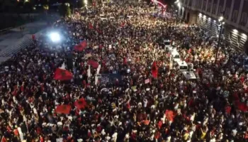 Mediat europiane jehonë protestave në Tiranë: Pakënaqësia po rritet në Shqipëri