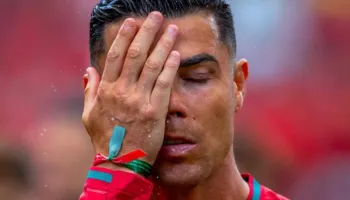 Mediat shpërthejnë kundër Ronaldo pas barazimit dhe sulmojnë trajnerin Martinez: Ka frikë ta ulë në stol