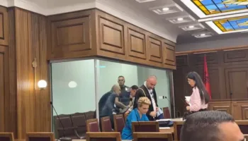 Meta dhe Kryemadhi në GJKKO/ Ish-presidenti dhe avokati i tij kërkojnë transmetim ‘live’ të seancës. Kreu i PL: Jam banues te 313, i divorcuar