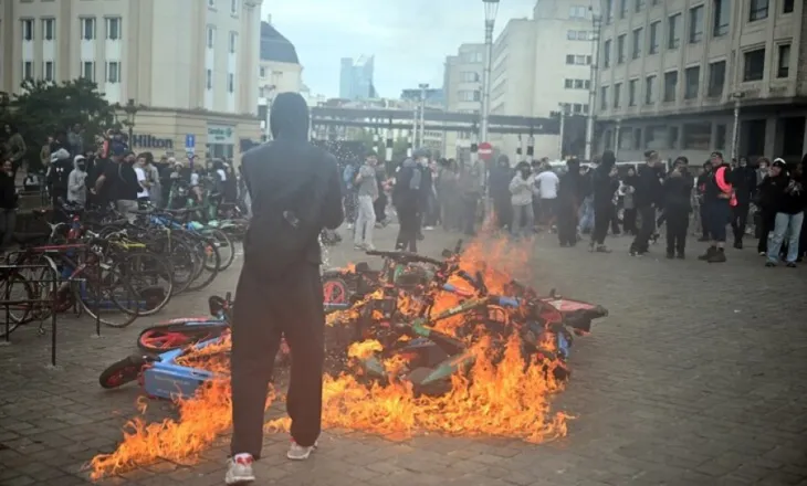 Mijëra persona protestojnë kundër politikave të reja arsimore në Bruksel