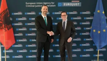 Ministri Lamallari takon kreun e Eurojust: Mbështetja për institucionet e drejtësisë, thelbësore në rrugën drejt…