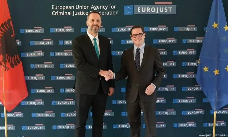 Ministri Lamallari takon kreun e Eurojust: Mbështetja për institucionet e drejtësisë, thelbësore në rrugën drejt…