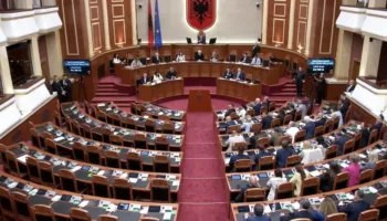 Miratohet amnistia penale me 84 vota pro, do lirohen 466 të dënuar! Rama në Kuvend, opozita bojkoton seancën