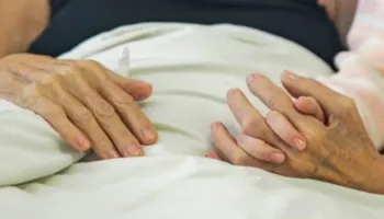 Mjekët befasohen nga rezultatet e ilaçit të ri kundër kancerit të pankreasit, pilula dyfishon mbijetesën e pacientëve