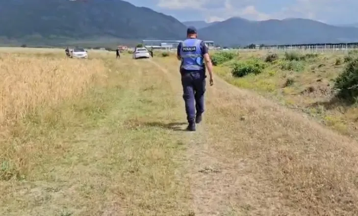 Mjeti bujqësor rrëzohet në përroin e fshatit, plagoset rëndë drejtuesi i mjetit