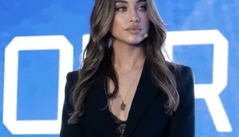 Moderatorja e Piranjave, Dojna Mema nga protesta: Kjo është beteja për Shqipërinë që ua kemi borxh fëmijëve tanë