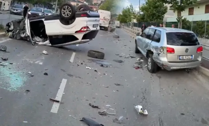 Momente paniku/ Tre automjete përfshihen zinxhir në aksident, raportohet për të plagosur