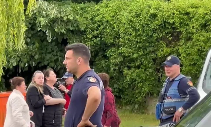 Momenti prekës/ Familjarë e policë shpërthejnë në lot për plagosjen e efektivit në Maliq