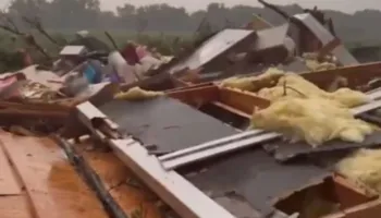 Mot ekstrem në SHBA, tornadoja merr gjithçka para