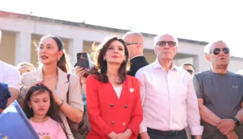 “Mund pafund për…”/ Spiropali uron 35-vjetorin e PS: Hija ime nuk di dhunë, por frymëzim lirie dhe punë