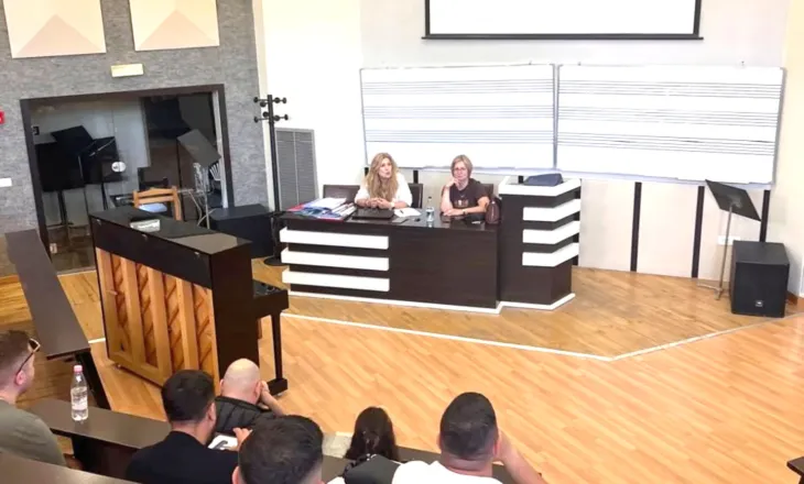 Mungesa e instrumenteve muzikore në shkollat në Tiranë, pengesë për edukimin muzikor
