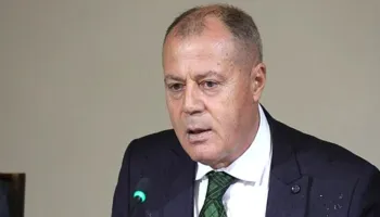 Mustafa Nano mesazh për protestuesit: Mbani distancë nga qentë e Hamasit dhe zagarët e Berishës