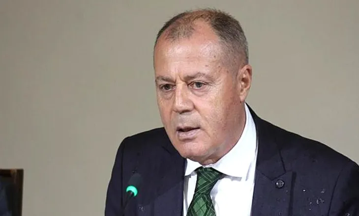 Mustafa Nano mesazh për protestuesit: Mbani distancë nga qentë e Hamasit dhe zagarët e Berishës