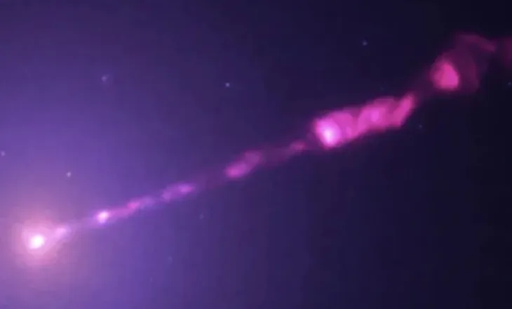NASA vëzhgon me rreze X vrimën e parë të zezë të fotografuar ndonjëherë nga njerëzimi, zbulon detaje mahnitëse