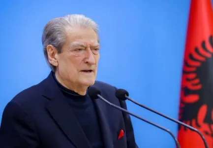 “Nderim ndaj diasporës shqiptare”/ Reagon Berisha: New York, protestë e fuqishme kundër Ramaduros
